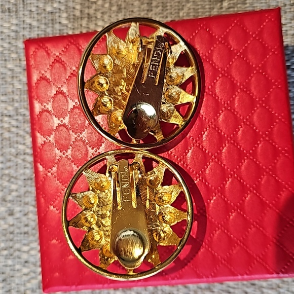 Fendi Vintage Red Gripoix Clip Earrings Gold Plated - Picture 2 of 6